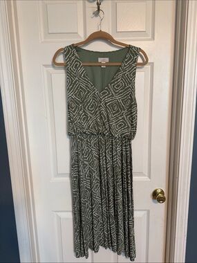 LOFT Olive Geometric Sleeveless V-Neck Maxi Dress